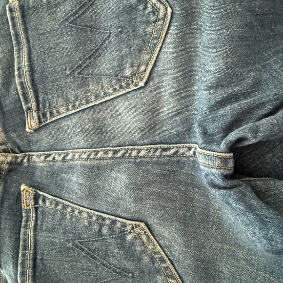 EUC Mother Women's Jeans with Red Stripe. Size 24 “the looker ankle fray” style - Picture 15 of 16